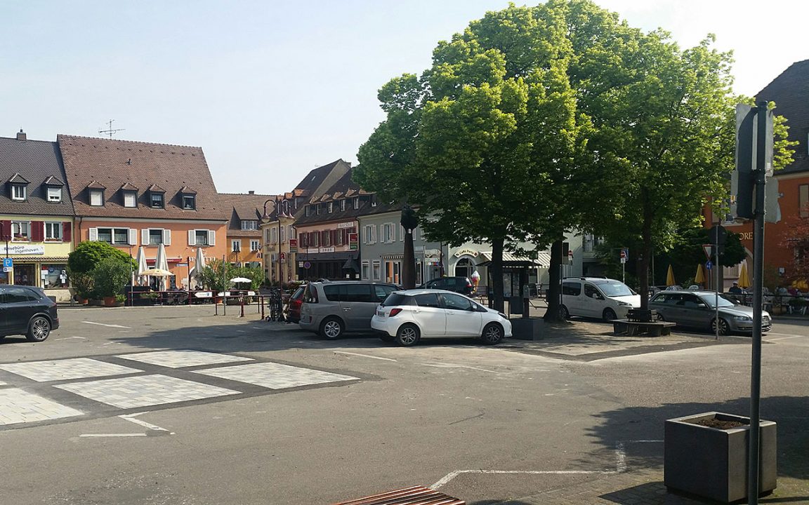 klebrige linden marktplatz breisach