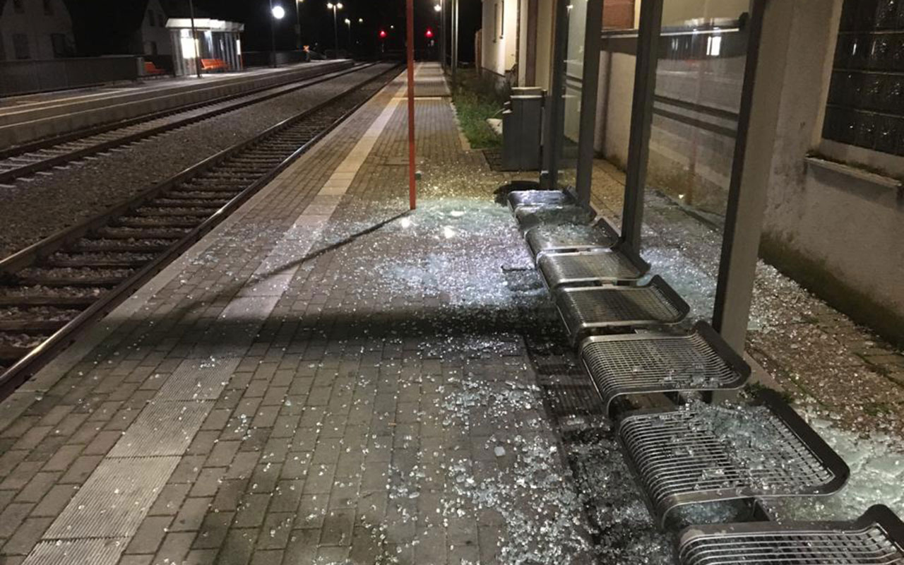 Vandalismus Bahnhof Sasbach